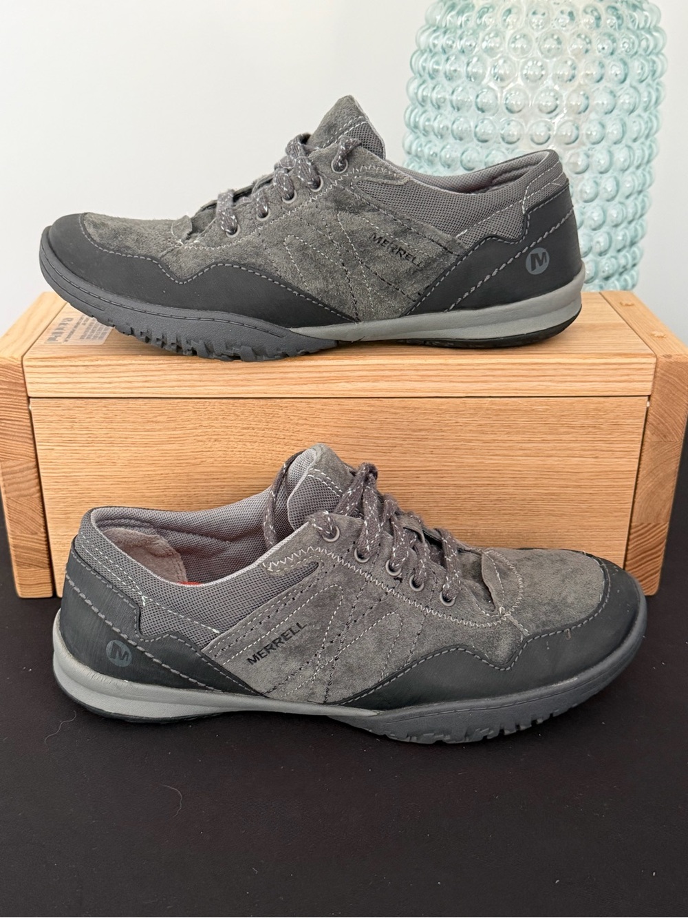 Merrell Women’s Granite Gray Suede Albany Lace-Up Sheakers